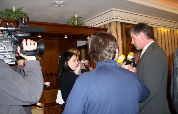Novináři využili možnosti vyzpovídat pana ministra.