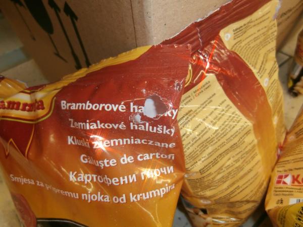 Kaufland - prokousané obaly směsi pro přípravu bramborových halušek.jpg