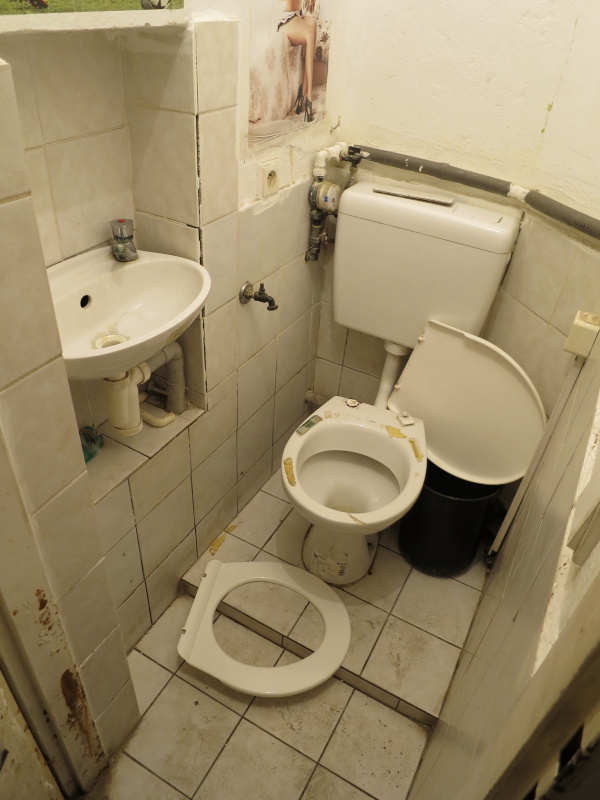 TipSport bar_Dolni Kounice_02.JPG