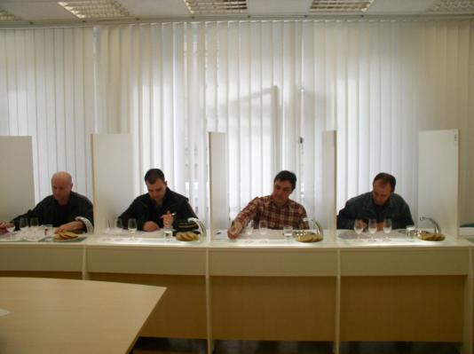 vino2.jpg