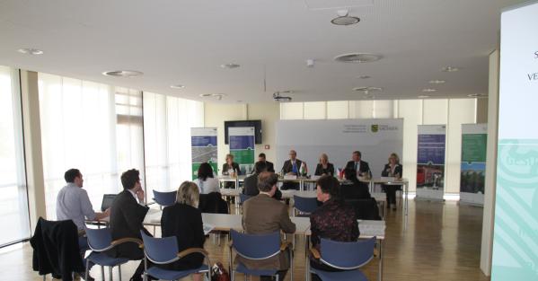 Tisková konference k projektu.jpg