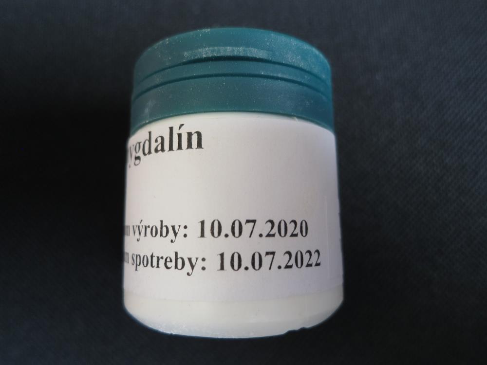 2 Amygdalin_02.jpg